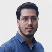  حسین آشیانی دانشجوی کارشناسی ارشد روان‌شناسی بالینی دانشگاه محقق اردبیلی