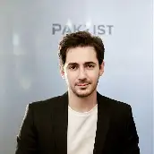 مهندس امین سید شریفی مدیر ارشد اجرایی/ طراح هویت بصری 