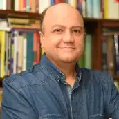 دکتر غلامرضا آذری دکترای تخصصی علوم ارتباطات اجتماعی؛ دکتر غلامرضا آذری (متولد ۱۲ خرداد ۱۳۵۰، شیراز، ایران) عضو هیئت علمی رشته علوم ارتباطات و مطالعات رسانه در دانشگاه آزاد اسلامی واحد تهران (دانشکده علوم اجتماعی، ارتباطات و رسانه/ FSSCM) واحد تهران مرکزی است. و استاد مدعو دانشگاه های تهران در رشته ارتباطات و دانشگاه های وابسته و سالها به عنوان مدرس و مترجم و محقق مراکز تحقیقاتی ارتباطات و رسانه درشهر تهران بوده است. آثار و علاقه او به تاریخ و فلسفه علوم ارتباطات، نظریه های ارتباطات (انسانی-جمعی)، مطالعات فیلم، روش های تحقیق در ارتباطات جمعی، ارتباطات بلاغی، تک نگاری متفکران ارتباطات، و زمینه های آن در نظریه و عمل. او تاکنون بیش از 30 مقاله علمی و پژوهشی معتبر و ۴۸ کتاب علمی و و روشمند دانشگاهی را ترجمه و ویراستاری کرده است که گزارش نشست های تخصصی آن در مجلات و بین ناشران ایرانی و همایش های متعدد ارائه شده است. او مقالات زیادی در مجله های گوناگون و کتاب متن های درسی رسانه و ارتباطات منتشر کرده است و به عنوان مترجم فارسی در دانشنامه بین المللی ارتباطات (جلد ۱/ویرایش: ولفگانگ دانسباخ/وایلی بلک ول؛ چاپ اول: ۲۸، آوریل ۲۰۰۸ که انتشارات دانشگاه امام صادق علیه السلام آن را سال ۱۳۹۰ منتشر کرد) مشارکت داشته است. کتابهای ترجمه او در حوزه تاریخ، فلسفه و نظریه ارتباطات از آثار شاخص، شناخته شده و برجسته حوزه و رشته ارتباطات در ایران محسوب می شوند. دکتر آذری در انجمن مطالعات فرهنگی و ارتباطات ایران دانشگاه تهران، شیراز و دانشگاه آزاد برای مخاطبان و متخصصان مطالعات ارتباطات و رسانه در زمینه فلسفه ارتباطات، تاریخچه ارتباطات، ارتباطات غیرکلامی، ارتباطات درون فردی، سخنرانی های متعددی کرده است. حوزه های میان رشته ای مورد علاقه او تاریخ، فلسفه و نظریه ارتباطات، ارتباطات بلاغی و میان فردی، نظریه های ارتباطات، روابط ارتباطی با رسانه ، مطالعات فیلم وارتباطات اجتماعی و انسانی هستند. او با رسانه های داخلی و ملی درباره کارهایش از جمله روزنامه ها و مجله ها و گفتگوی زنده رادیویی مصاحبه های ارزشمندی انجام داده است. برای آشنایی اجمالی با برخی از کارهای او ر.ک به: https://iaustb.academia.edu/GholamRezaAzariPhD دکتر غلامرضا آذری دکترای تخصصی علوم ارتباطات اجتماعی؛ دکتر غلامرضا آذری (متولد ۱۲ خرداد ۱۳۵۰، شیراز، ایران) عضو هیئت علمی رشته علوم ارتباطات و مطالعات رسانه در دانشگاه آزاد اسلامی واحد تهران (دانشکده علوم اجتماعی، ارتباطات و رسانه/ FSSCM) واحد تهران مرکزی است. و استاد مدعو دانشگاه های تهران در رشته ارتباطات و دانشگاه های وابسته و سالها به عنوان مدرس و مترجم و محقق مراکز تحقیقاتی ارتباطات و رسانه درشهر تهران بوده است. آثار و علاقه او به تاریخ و فلسفه علوم ارتباطات، نظریه های ارتباطات (انسانی-جمعی)، مطالعات فیلم، روش های تحقیق در ارتباطات جمعی، ارتباطات بلاغی، تک نگاری متفکران ارتباطات، و زمینه های آن در نظریه و عمل. او تاکنون بیش از 30 مقاله علمی و پژوهشی معتبر و ۴۸ کتاب علمی و و روشمند دانشگاهی را ترجمه و ویراستاری کرده است که گزارش نشست های تخصصی آن در مجلات و بین ناشران ایرانی و همایش های متعدد ارائه شده است. او مقالات زیادی در مجله های گوناگون و کتاب متن های درسی رسانه و ارتباطات منتشر کرده است و به عنوان مترجم فارسی در دانشنامه بین المللی ارتباطات (جلد ۱/ویرایش: ولفگانگ دانسباخ/وایلی بلک ول؛ چاپ اول: ۲۸، آوریل ۲۰۰۸ که انتشارات دانشگاه امام صادق علیه السلام آن را سال ۱۳۹۰ منتشر کرد) مشارکت داشته است. کتابهای ترجمه او در حوزه تاریخ، فلسفه و نظریه ارتباطات از آثار شاخص، شناخته شده و برجسته حوزه و رشته ارتباطات در ایران محسوب می شوند. دکتر آذری در انجمن مطالعات فرهنگی و ارتباطات ایران دانشگاه تهران، شیراز و دانشگاه آزاد برای مخاطبان و متخصصان مطالعات ارتباطات و رسانه در زمینه فلسفه ارتباطات، تاریخچه ارتباطات، ارتباطات غیرکلامی، ارتباطات درون فردی، سخنرانی های متعددی کرده است. حوزه های میان رشته ای مورد علاقه او تاریخ، فلسفه و نظریه ارتباطات، ارتباطات بلاغی و میان فردی، نظریه های ارتباطات، روابط ارتباطی با رسانه ، مطالعات فیلم وارتباطات اجتماعی و انسانی هستند. او با رسانه های داخلی و ملی درباره کارهایش از جمله روزنامه ها و مجله ها و گفتگوی زنده رادیویی مصاحبه های ارزشمندی انجام داده است. برای آشنایی اجمالی با برخی از کارهای او ر.ک به: https://iaustb.academia.edu/GholamRezaAzariPhD
